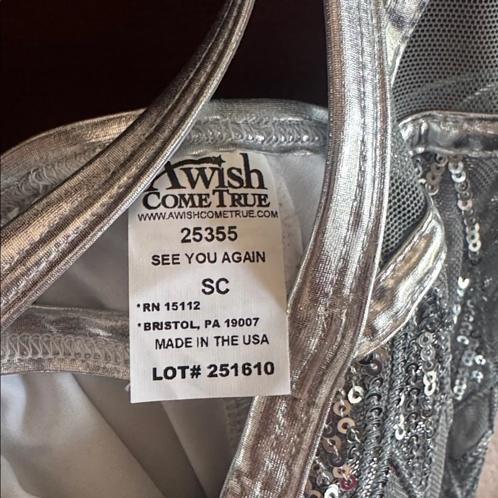 A Wish Come True Childs Size Small SC Silver Sequined Halter Dance Outfit Used